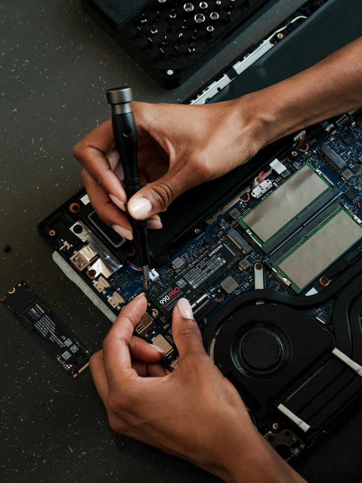 Professional computer repair technician in Kannur